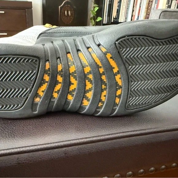 2013 Air Jordan 12 Retro “Taxi” White and Black Classic Sneakers - Picture 7 of 9